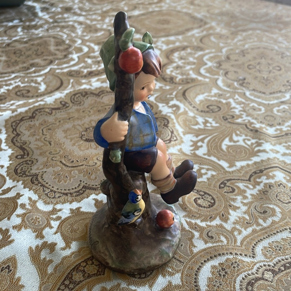 Mj Hummel Apple tree boy - Picture 4 of 9
